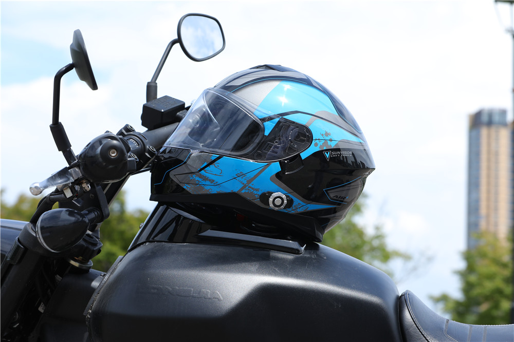 How to choose a motorcycle helmet that suits you